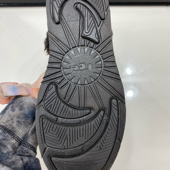 UGG Carter chocolate leather Sherpa lined boots size 6 - Picture 4 of 10